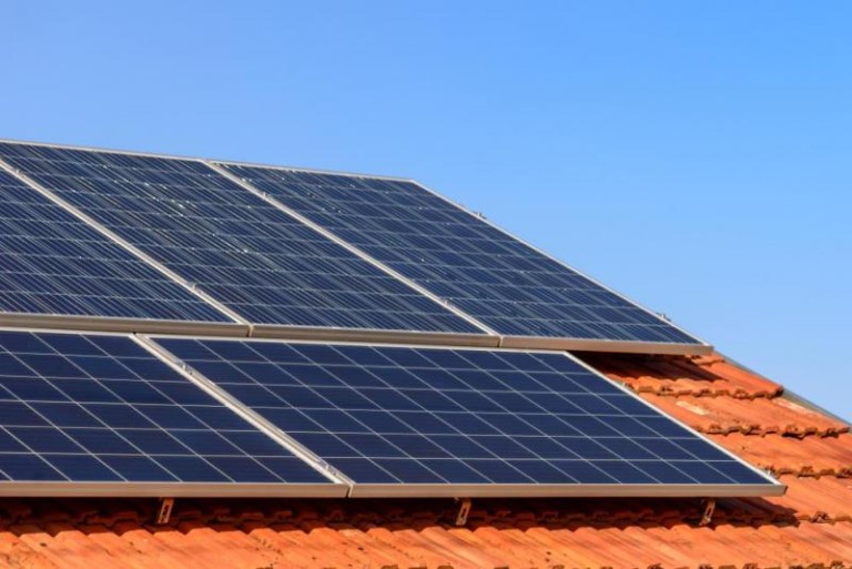 Comment bien investir dans le photovoltaïque à Ermenonville-la-Grande