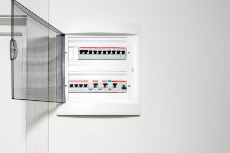 Comment choisir un électricien à Ermenonville la Grande pour vos installations ?