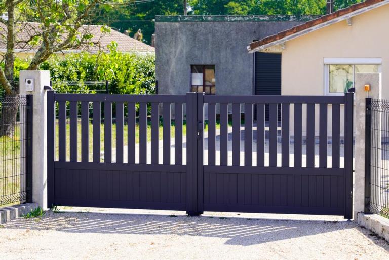 Motorisation de portail à Lucé : nos conseils pour un choix durable